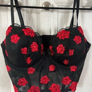 Elegant Black and Red Floral Lace Bustier